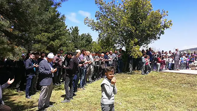 Hüyük'te çiftçiler yağmur duasına çıktı
