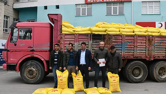 Hüyük'te çiftçilere hibe destekli sertifikalı yağlık aspir tohumu dağıtıldı
