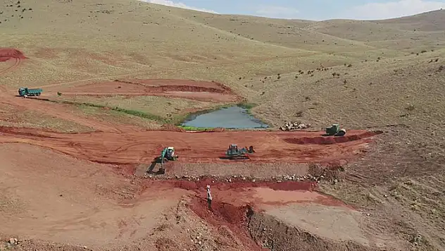 Hüyük'te gölet yapım çalışmaları devam ediyor
