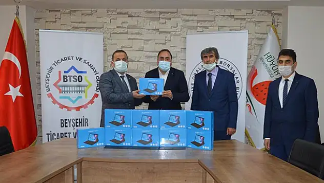Hüyük'te uzaktan eğitime tablet desteği