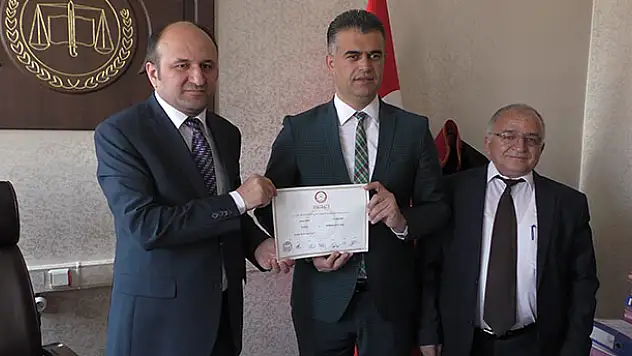 Hüyük ve Derebucak'ta başkanlar mazbatalarını aldı