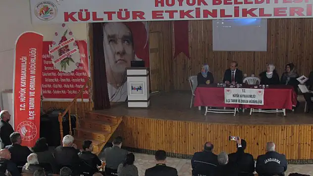 Hüyük'te çilek üreticilerine pestisitle mücadele anlatıldı
