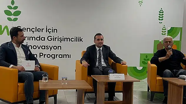 Hüyük'teki kampta gençler tarımı öğreniyor