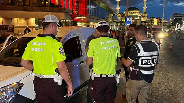 'Huzur İstanbul' uygulamasında 1078 kişi gözaltına alındı
