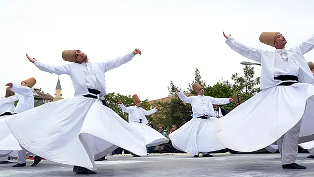 Hz. Mevlana Karaman'dan Konya'ya 'uğurlandı'