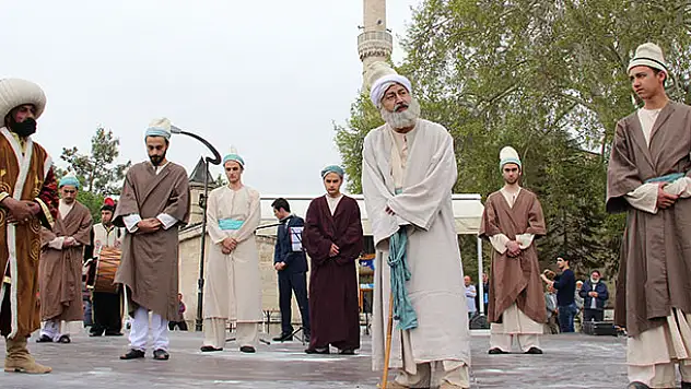 Hz. Mevlana Karaman'dan temsili olarak Konya'ya uğurlandı