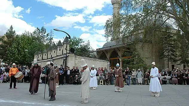 Hz. Mevlana temsili bir törenle Karaman'dan uğurlanacak