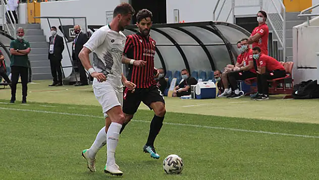 İ.H.Konyaspor- Gençlerbirliği mücadelesi 0-0 berabere sonuçlandı