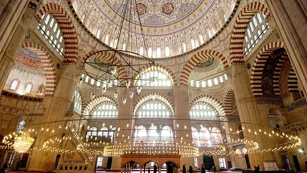 İbadethanelerde ve cemevlerinde doğalgaza yüzde 42,73 indirim