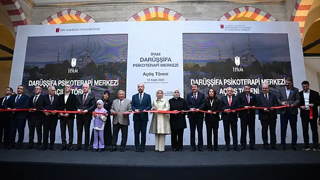 İbn Haldun Üniversitesi 'Darüşşifa Psikoterapi Merkezi' törenle açıldı