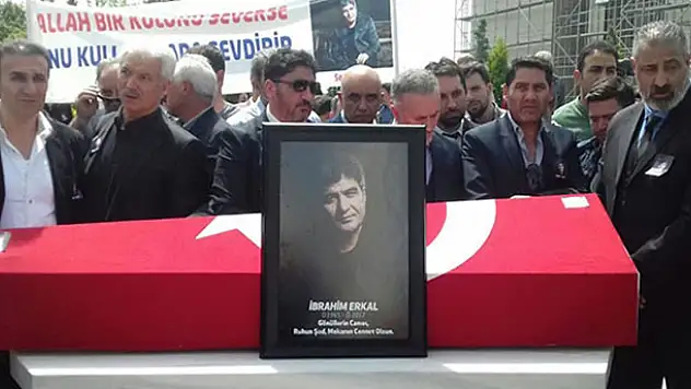 İbrahim Erkal'ın cenazesinde büyük tepki!