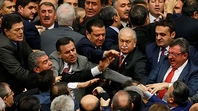 İç tüzük değişiklik teklifi Meclis'e sunuldu