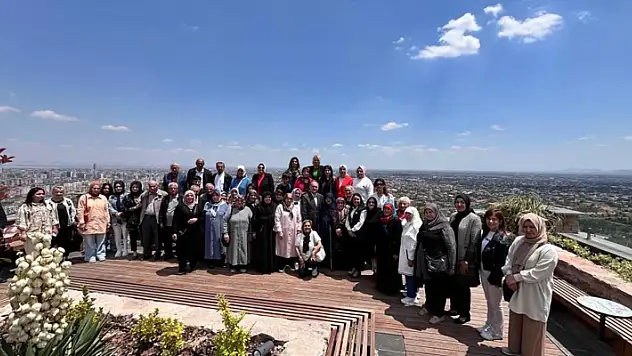 İçişleri Bakanı Ali Yerlikaya memleketi Konya'da şehit yakınlarını buluşturdu 
