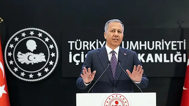 İçişleri Bakanı Yerlikaya'dan emniyet kemeri uyarısı: Kemerimizi takalım ki yolun sonu bayram olsun
