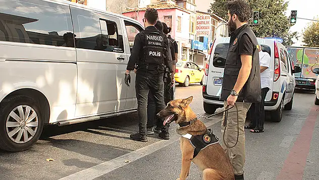 İçişleri Bakanı Yerlikaya, okul civarlarında narkotik ekiplerinin 'teyakkuzda olacağını' bildirdi
