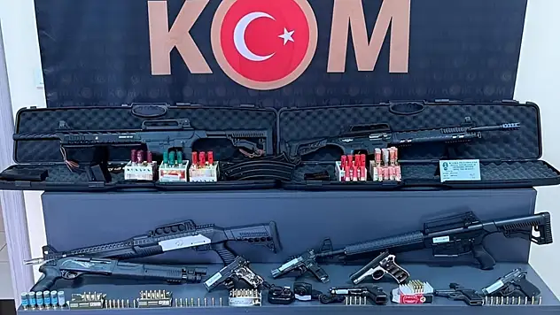 İçişleri Bakanlığı, 2025'te 110 binden fazla ruhsatsız silaha el koydu