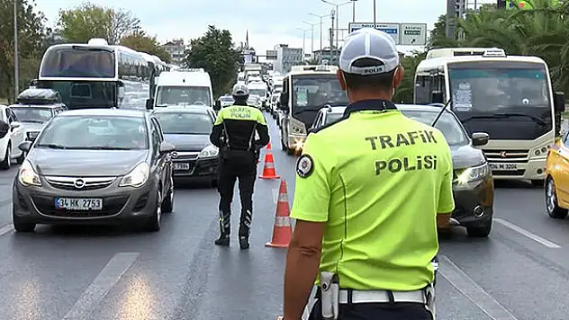 İçişleri Bakanlığı'ndan yeni korona genelgesi! O etkinlikler 1 Aralık tarihine kadar ertelendi...