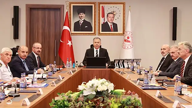 İçişleri Bakanlığınca okulların çevresindeki güvenlik önlemleri ele alındı
