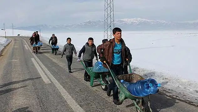 İçme suyu ihtiyaçlarını kaynaktan sağlıyorlar