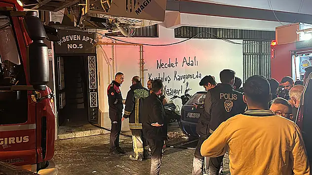 İçtiği sigaranın halıya düşüp yangın çıkarmasıyla öldü, 3 kişi de dumandan etkilendi
