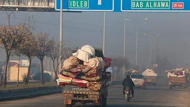 İdlib'de binlerce sivil yerinden oldu