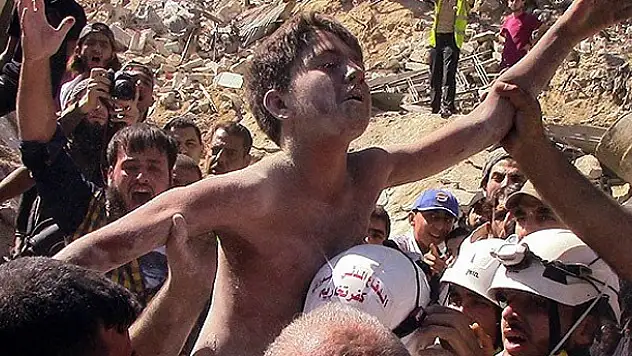 İdlib'de 'vakum bombalı' saldırı: 20 ölü
