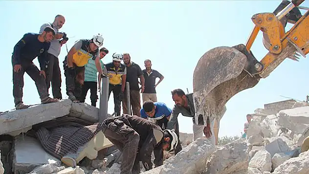 İdlib'e hava saldırıları: 5 ölü, 10 yaralı