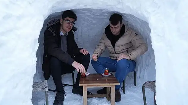 İglo kahvehaneye büyük ilgi