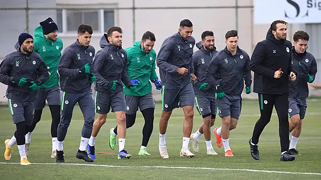 İH Konyaspor ara vermedi 