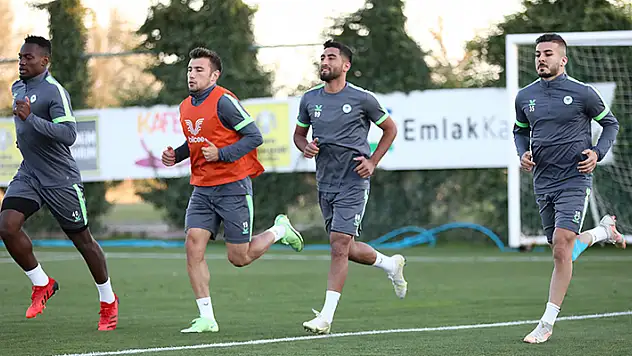 İH Konyaspor topbaşı yaptı 