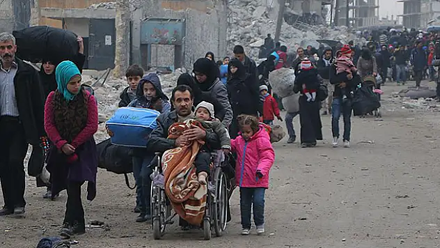 İHH, Halep'ten çıkacak aileler için 20 bin gıda kolisi hazırlıyor
