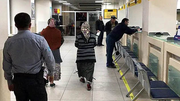İhtiyaç sahiplerine yapılacak nakdi destek ödemesi başladı