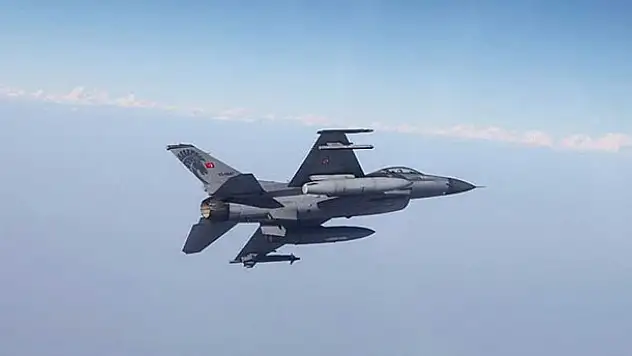 İki F-16 Suriye hava sahasında uçtu