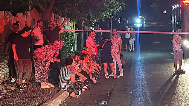 İki kardeşin aydınlatma için yaktıkları mum yangına yol açtı
