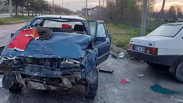 İki otomobilin çarpıştığı kazada 10 kişi yaralandı
