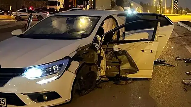 İki otomobilin çarpıştığı kazada 4 kişi yaralandı
