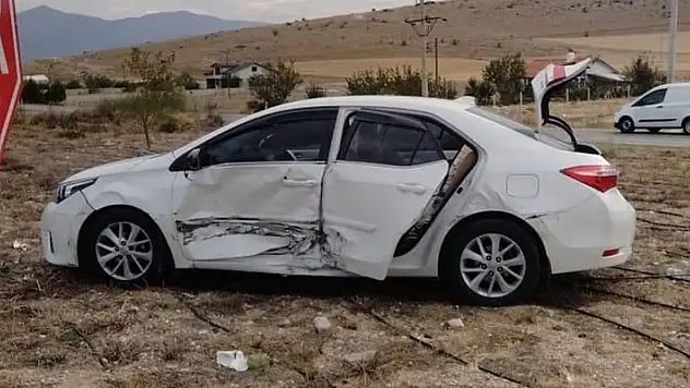 İki otomobilin çarpıştığı kazada 5 kişi yaralandı
