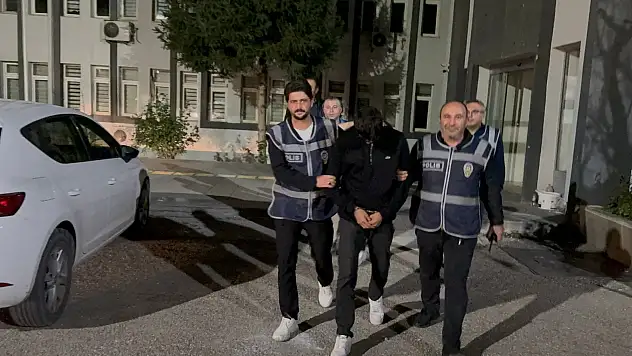İki vatandaşı 1 milyon 800 bin TL dolandırdılar, polisin takibiyle yakalandılar