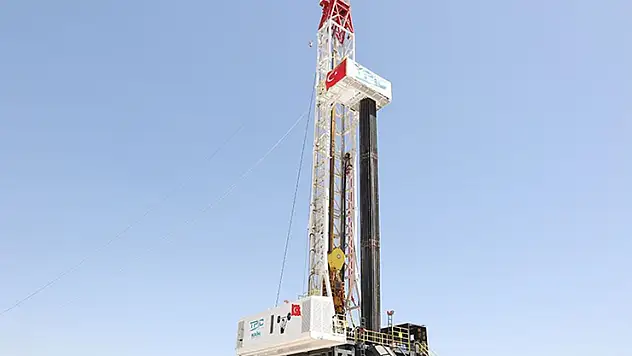 İki yerli petrol sondaj kulesi Şırnak'ta göreve başladı
