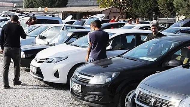 İkinci el çevrim içi oto pazarında fiyatlar yüzde 2,6 geriledi
