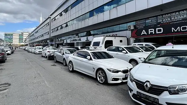 İkinci el lüks otomobillerde satışlar tamamen durdu
