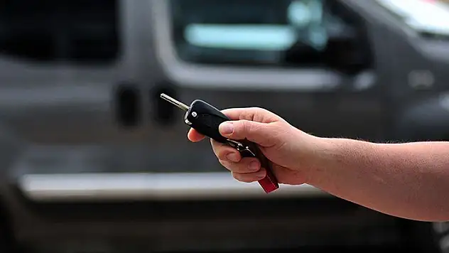 İkinci el online oto pazarında satışlar ve fiyatlar arttı
