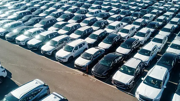 İkinci el otomobil fiyatları yüzde 10 düştü
