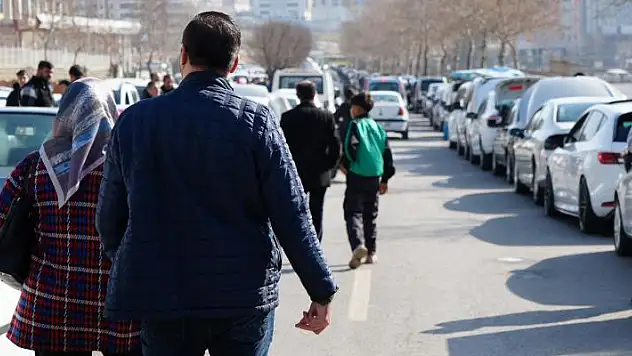 İkinci el otoya bakan çok, alan az
