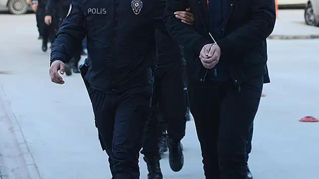 İkisi eski binbaşı 13 firari FETÖ üyesi yakalandı