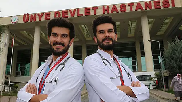İkiz doktorlar Ordu'da şifa dağıtıyor