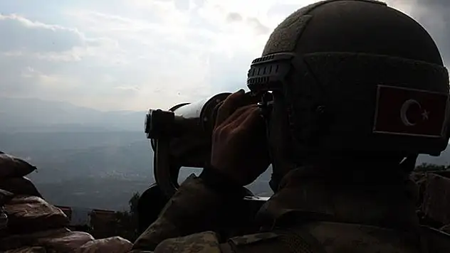 İkna edilen PKK'lı terörist Suriye sınırında teslim oldu