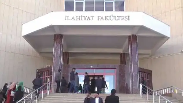İlahiyatta 'Kürtçe' seçmeli ders