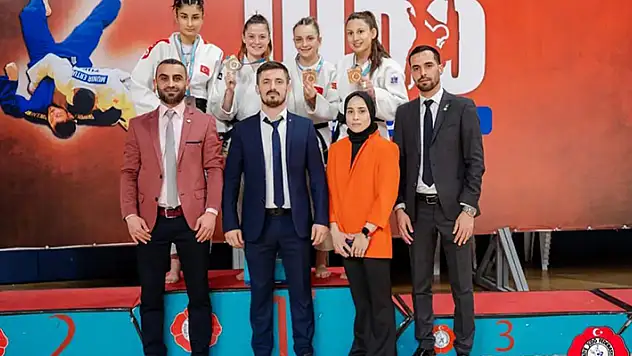 İlayda Koçyiğit Türkiye ikincisi oldu
