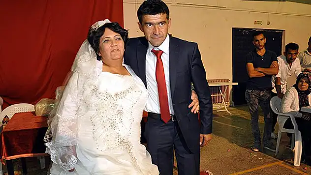 İlçe halkı genç çiftin mutluluğu için seferber oldu